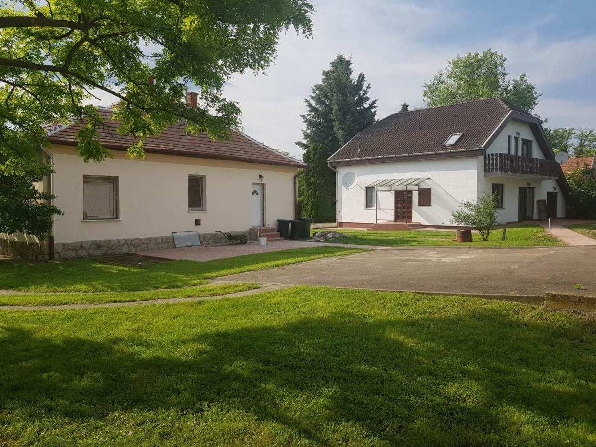 Czinege Vendégház - Nagy ház Poroszló Exterior foto