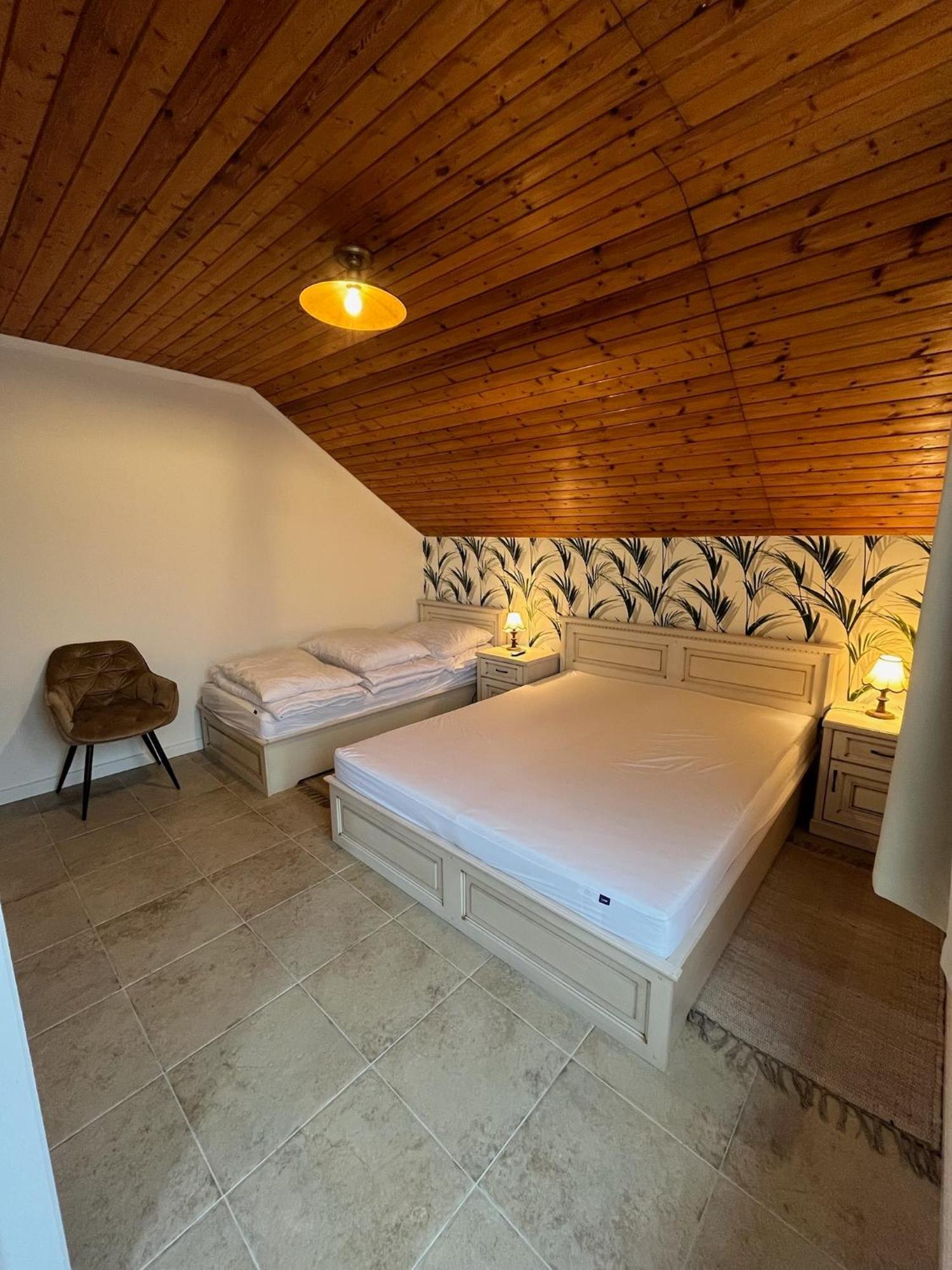 Czinege Vendégház - Nagy ház Poroszló Exterior foto